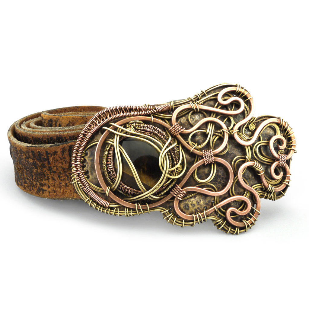 Belt with tiger eye